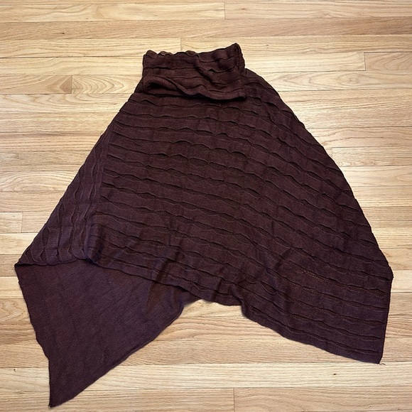 Cowl neck sweater poncho - Picture 5 of 6